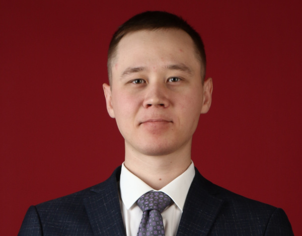 Петров Алмаз Радикович 